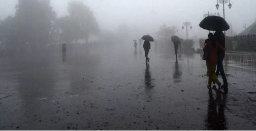 बिहार में मोका तूफान ने बदला मौसम, कई जिलों में तेज हवा के साथ हुई बारिश